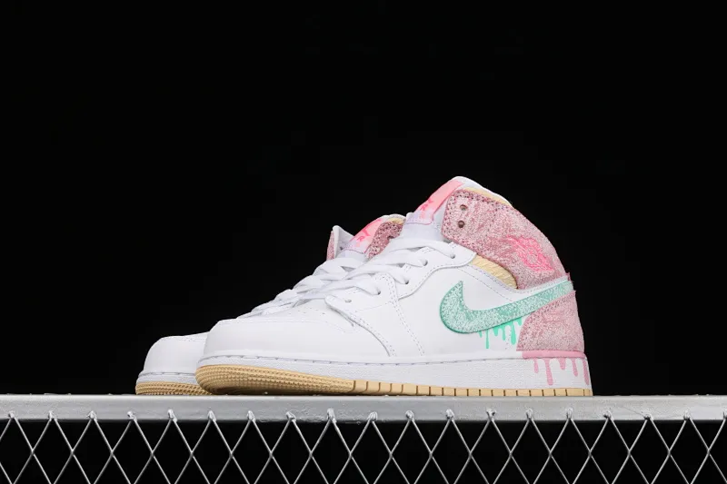 All categories Air Jordan Jordan series basketball shoes Air Jordan 1 Mid G version pure original Air Jordan 1 Mid GS AJ1 Joe 1 Ice Cream Zhongbang basketball shoes DD1666-100